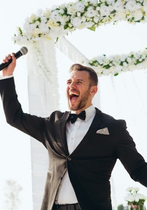 Ведущий, артист Масленников Даниил